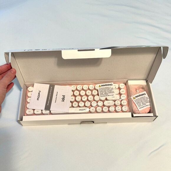 Pink & White Wireless Typewriter Keyboard and Mouse Set - Picture 5 of 6